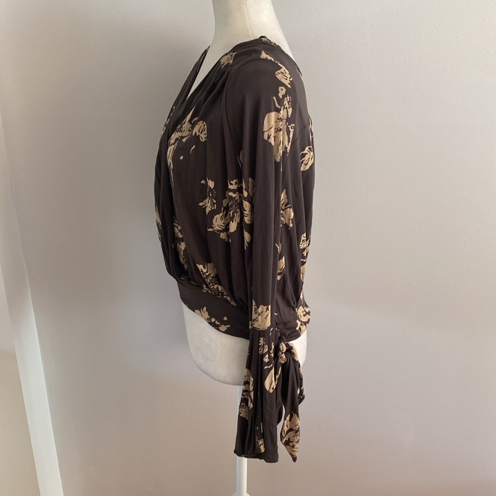 Free people split arm wrap top size small - Picture 4 of 11